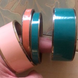 Set of 4 round pastel enamel bangles, various size width